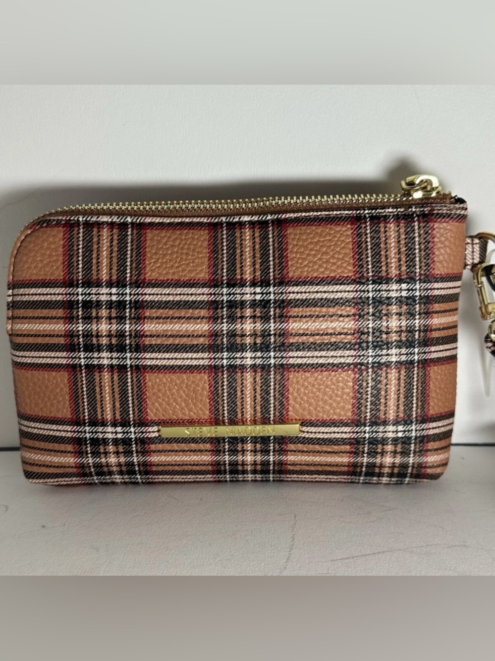 New Steve Madden Double Zipper Plaid Wristlet. Very cute with Two pocket zippers